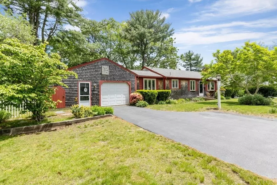 39 Woodlawn Cir, Marshfield, MA 02050