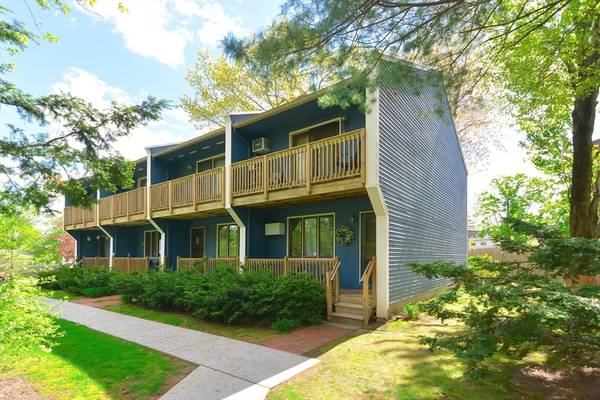 28 Litchfield Pines Dr #28, Leominster, MA 01453