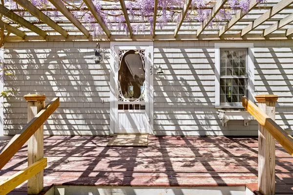 Sandwich, MA 02644,25 Green Acres Ln