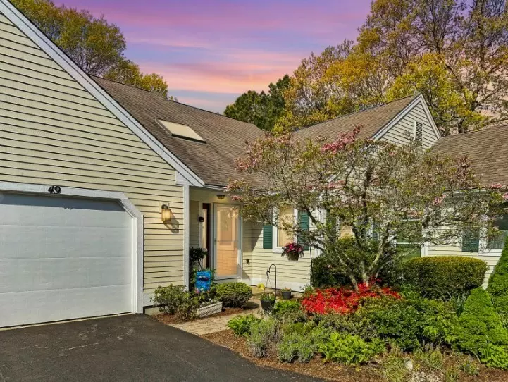 49 Portside Dr #49, Mashpee, MA 02649