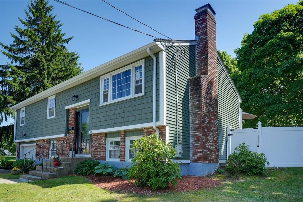 47 Robin Hood, Marlborough, MA 01752