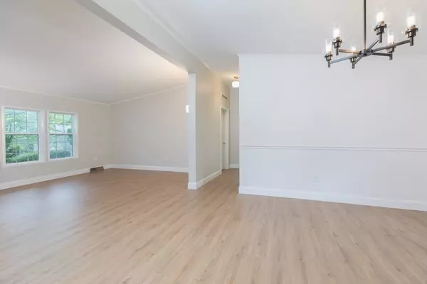 Middleboro, MA 02346,1806 Oak Point Drive