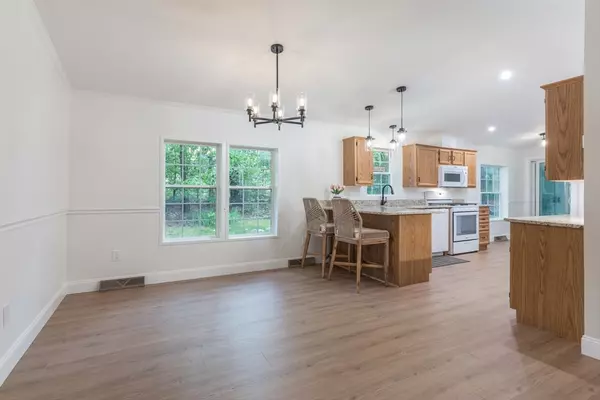 Middleboro, MA 02346,1806 Oak Point Drive