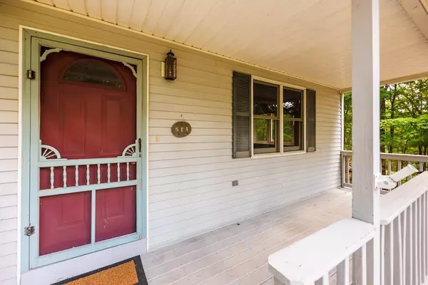 Northbridge, MA 01588,571 Douglas Rd