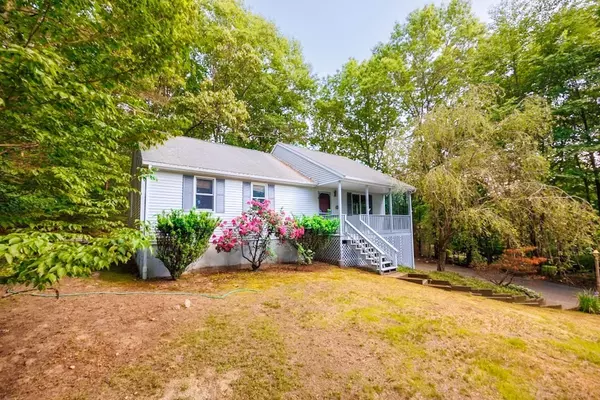 571 Douglas Rd, Northbridge, MA 01588