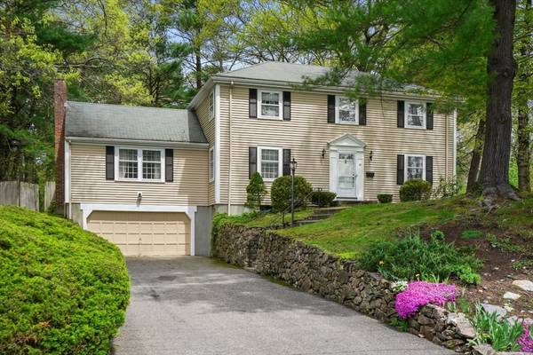 26 Pembroke Rd, Wellesley, MA 02482