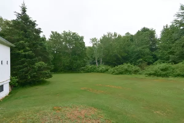 Douglas, MA 01516,5 Caswell Ct