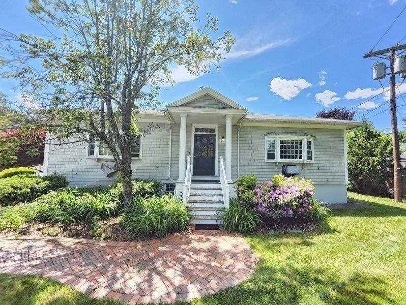 5 Porter Rd #107, Andover, MA 01810