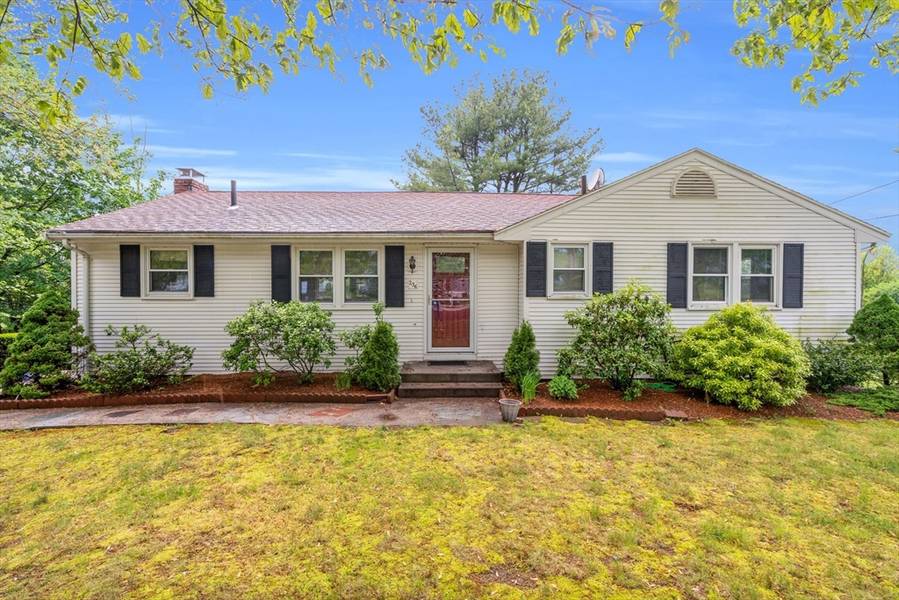 236 Pond St, Franklin, MA 02038