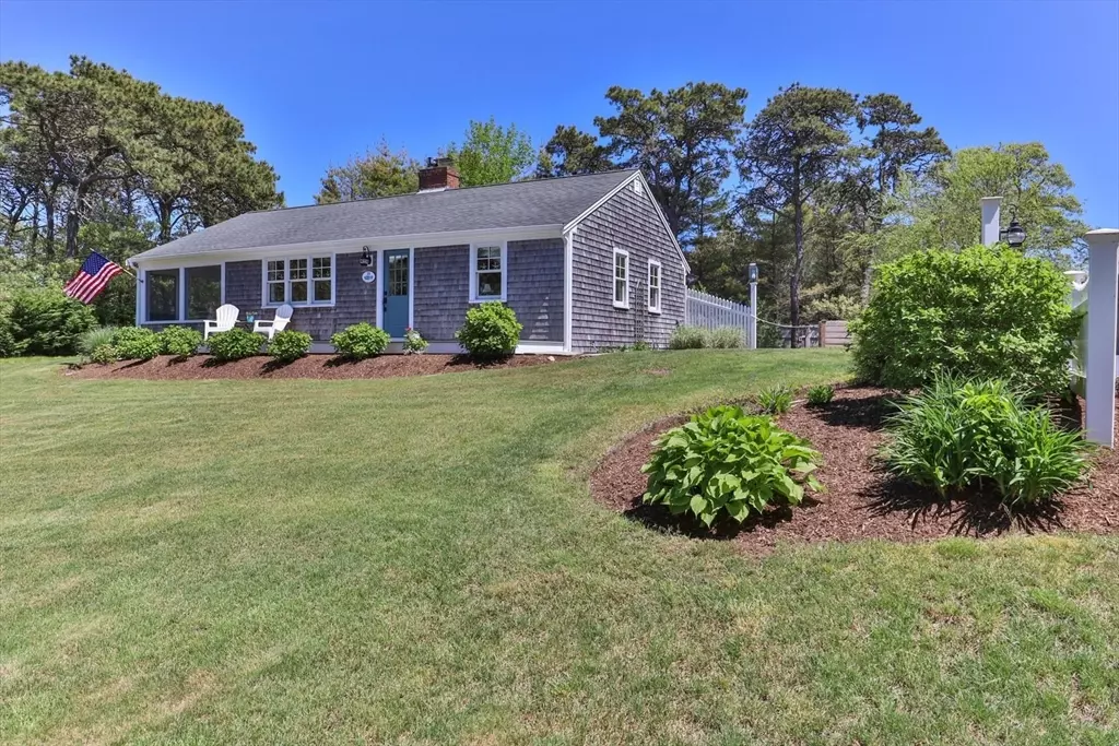 Chatham, MA 02633,35 Pine Ridge Rd