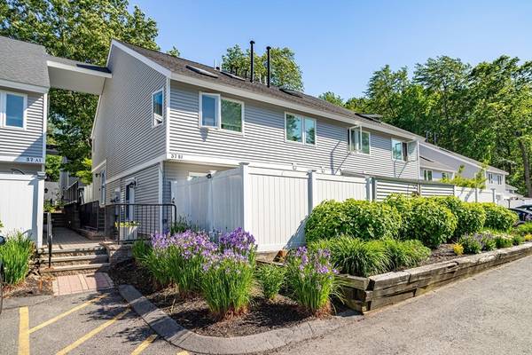 37 Meadow Pond Dr #J, Leominster, MA 01453