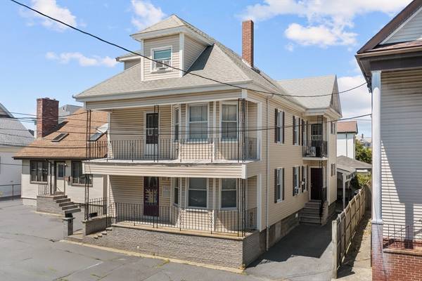 89 Sagamore St, New Bedford, MA 02740