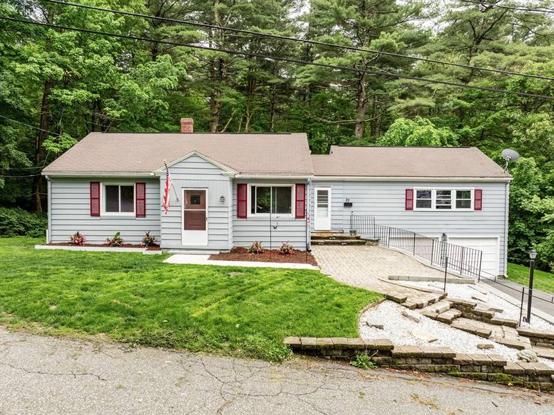 23 Reynolds Ave, Monson, MA 01057