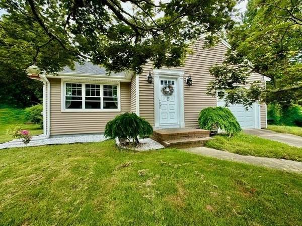 1064 Somerset Ave, Dighton, MA 02764