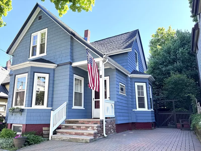 33 Burrill Avenue, Lynn, MA 01902