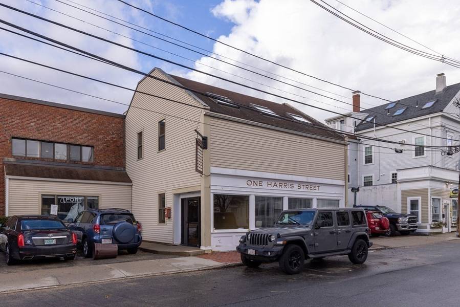 1 Harris St #4, Newburyport, MA 01950