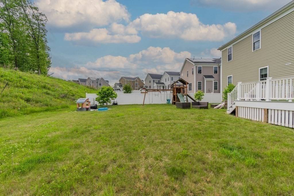 Wrentham, MA 02093,135 Black Birch Dr