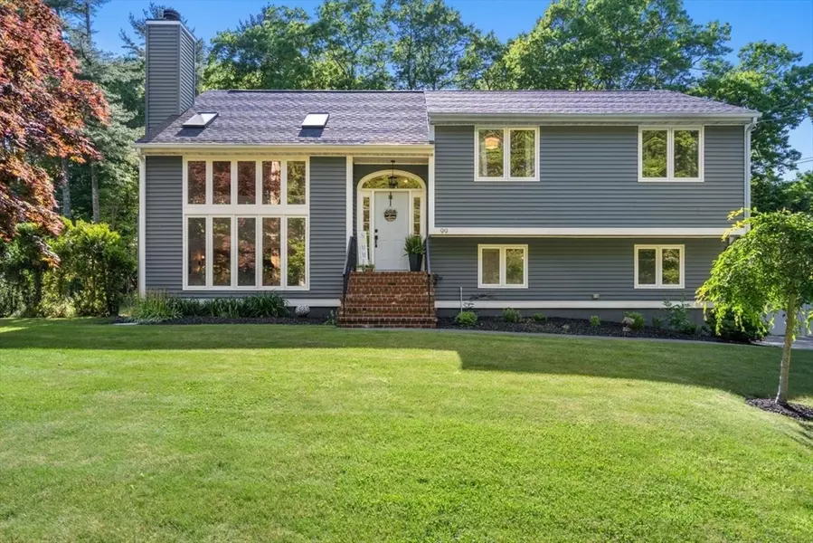 99 Keene Rd, Acushnet, MA 02743