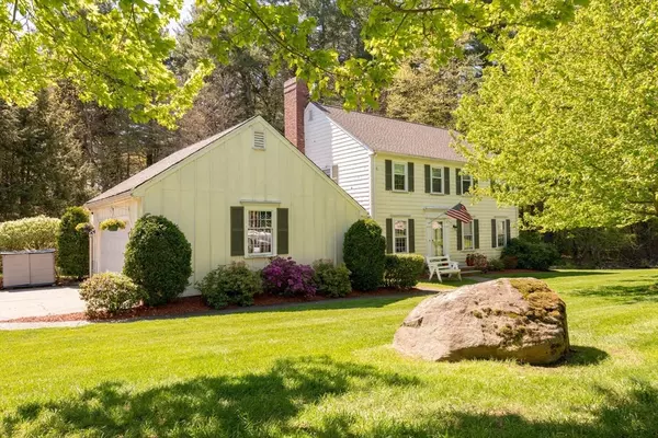 38 Carter Rd, Lynnfield, MA 01940