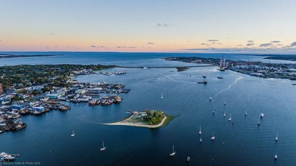 Fairhaven, MA 02719,1 Crow Island