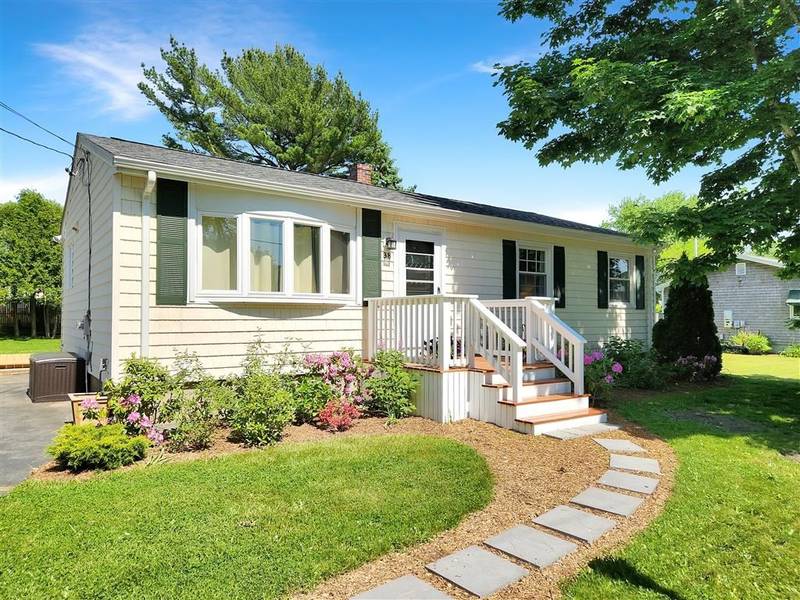 38 Tenley Ave, Dartmouth, MA 02747