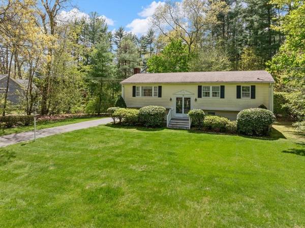 18 Holly Hill Ln, Pembroke, MA 02359