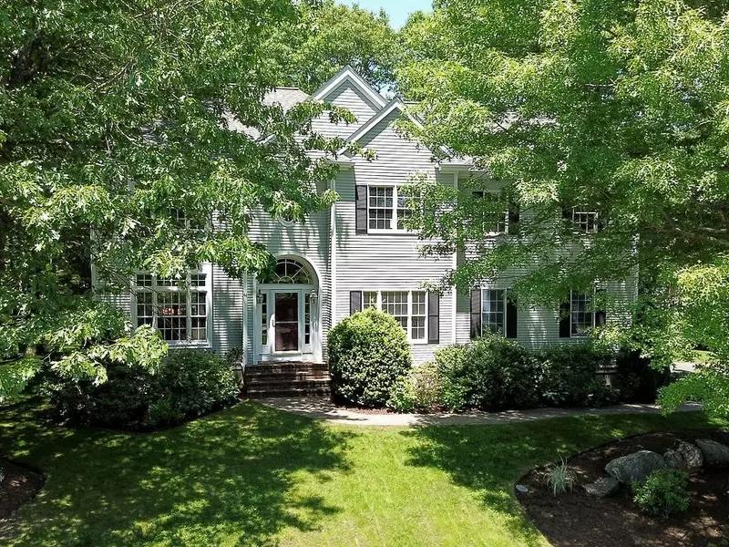 44 Harvestwood Ln, Mansfield, MA 02048