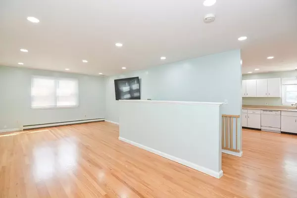 Chelmsford, MA 01863,117 Wightman St