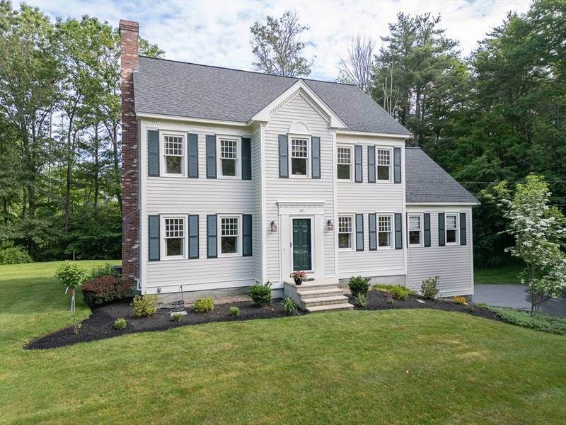 29 Jewett St, Pepperell, MA 01463