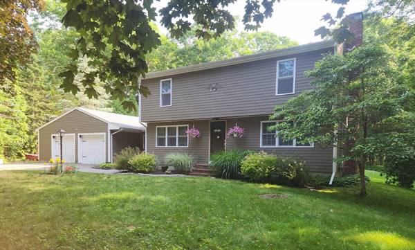 30 Captains Way, Lakeville, MA 02347