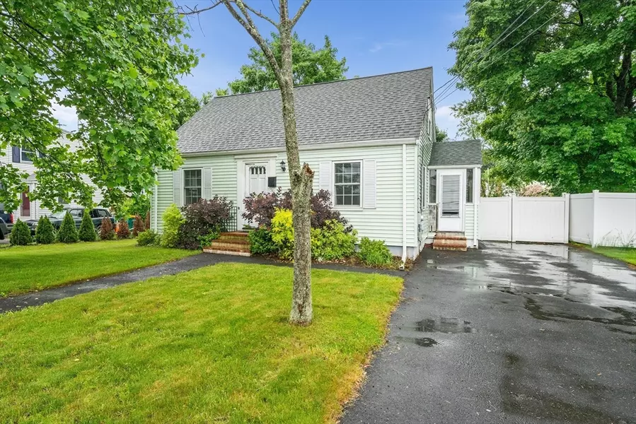 581 Pleasant St, Norwood, MA 02062