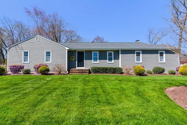 5 Edgewood Drive, North Attleboro, MA 02760