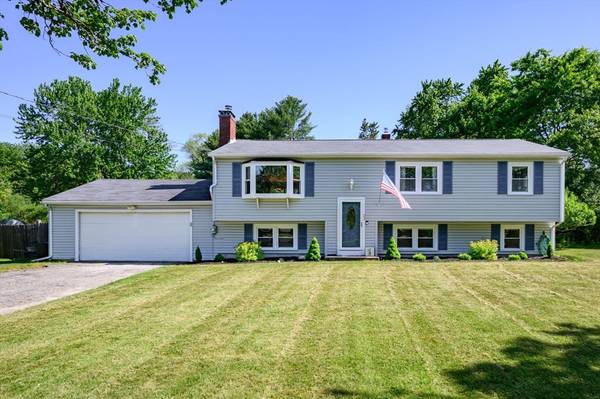 23 Ponderosa Dr, Hanover, MA 02339