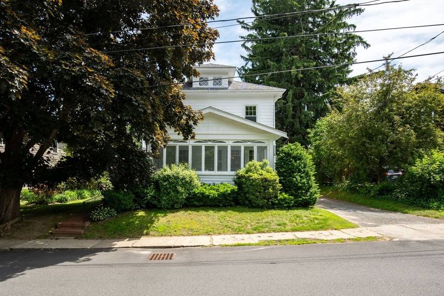 102 High Street, Amesbury, MA 01913