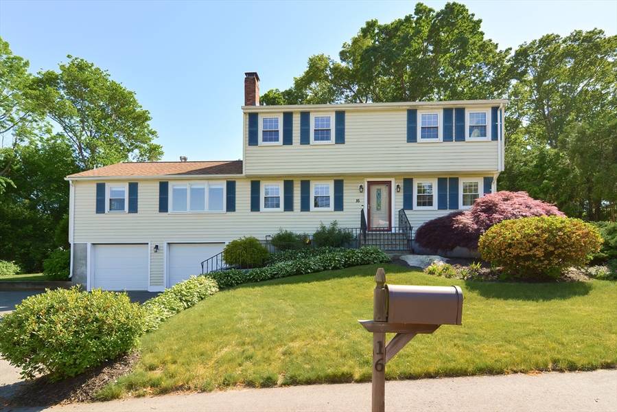 16 Kimberly Ln, Randolph, MA 02368