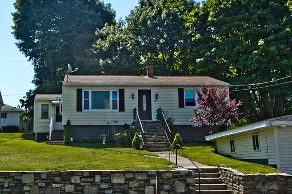 120 Orient St, Worcester, MA 01604