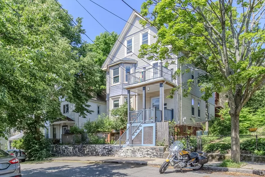 24 Wigglesworth St #1, Somerville, MA 02145