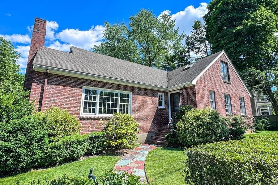 31 Sumner Rd, Brookline, MA 02445