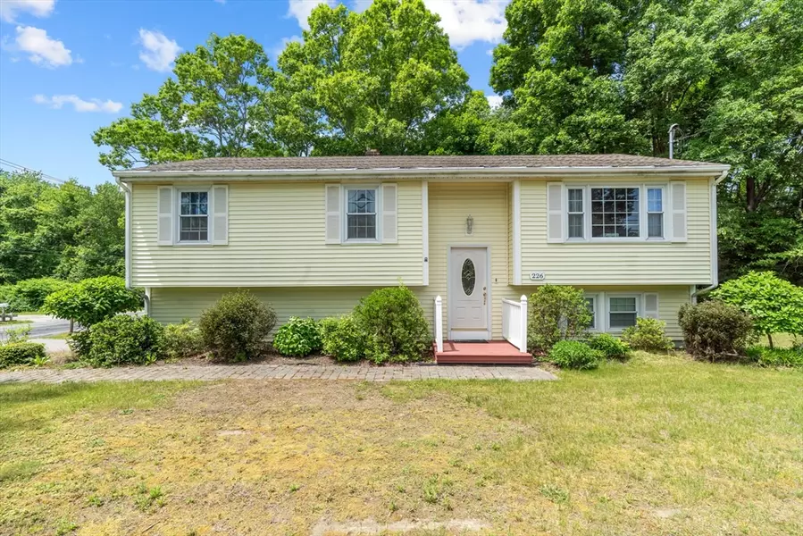 226 Moulton St, Rehoboth, MA 02769