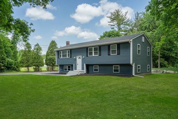 636 Plymouth St, Middleboro, MA 02346