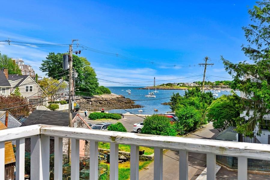 10 Fort Beach Lane, Marblehead, MA 01945