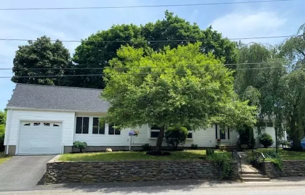 260 High St, Athol, MA 01331