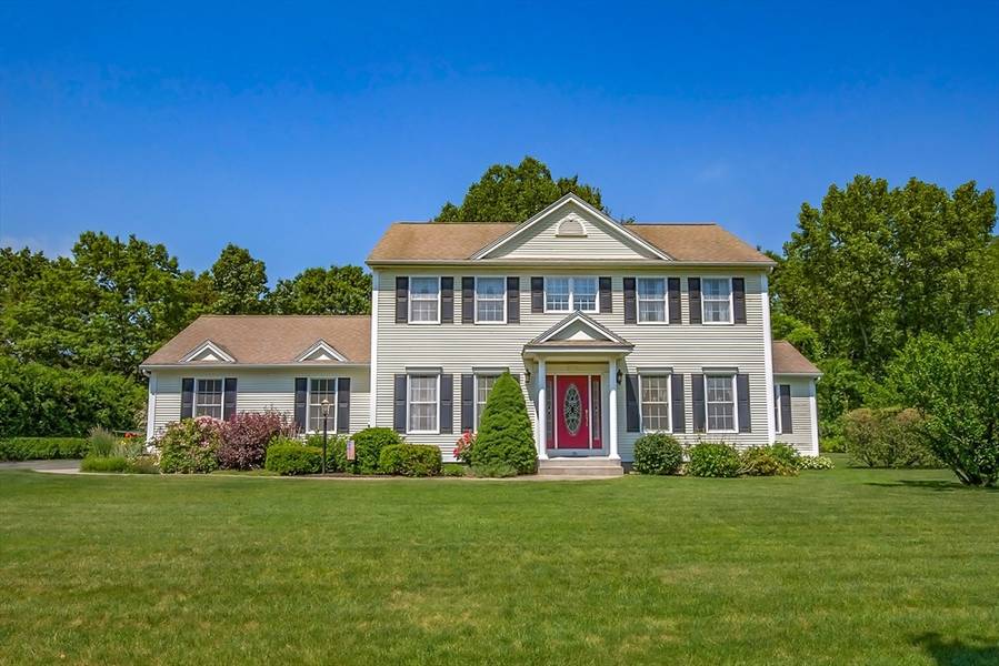 16 Willow Brook Lane, Westfield, MA 01085