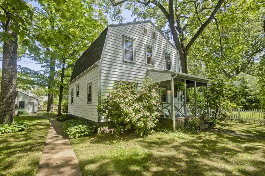 Longmeadow, MA 01106,37 Ferncroft Street