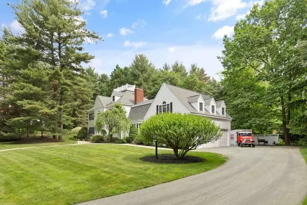 Lynnfield, MA 01940,9 Mohawk Lane