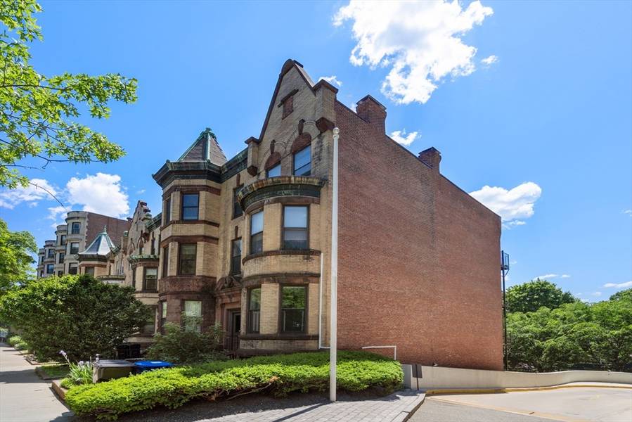 1495 Beacon St #3, Brookline, MA 02446