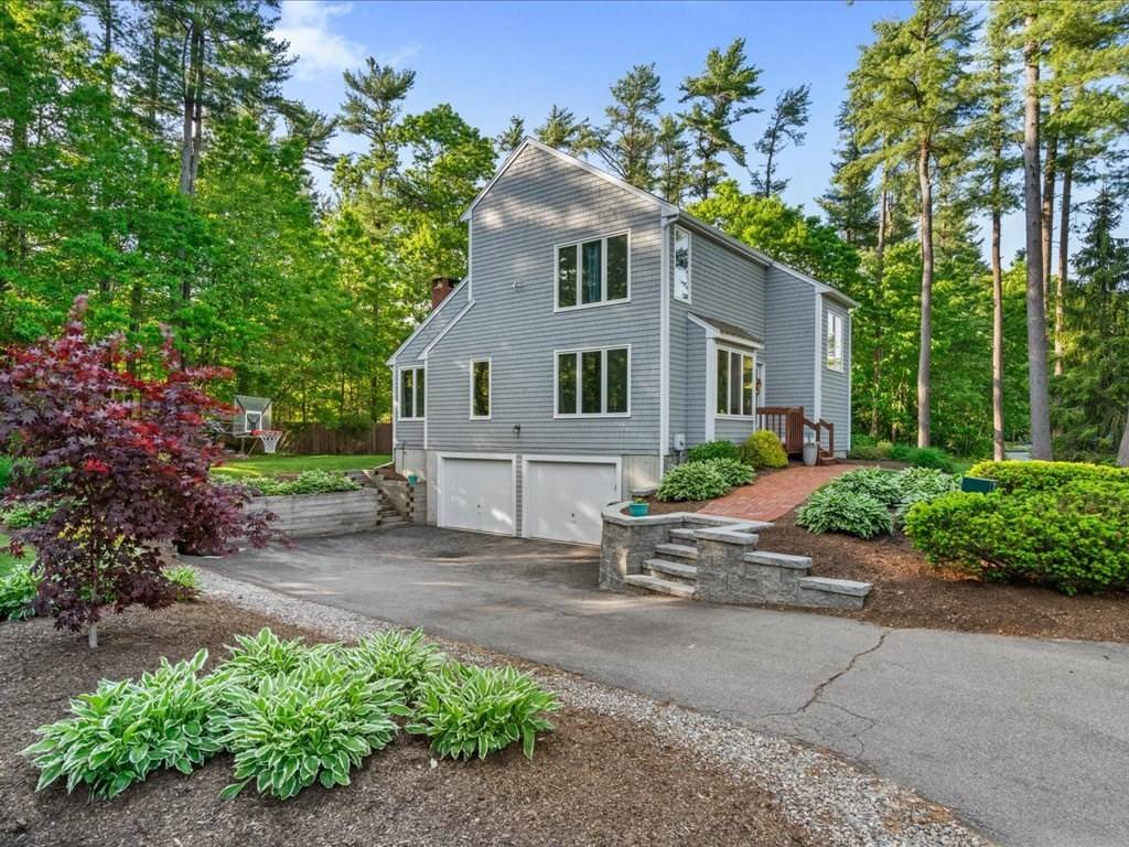 Duxbury, MA 02332,1 Trout Farm Ln