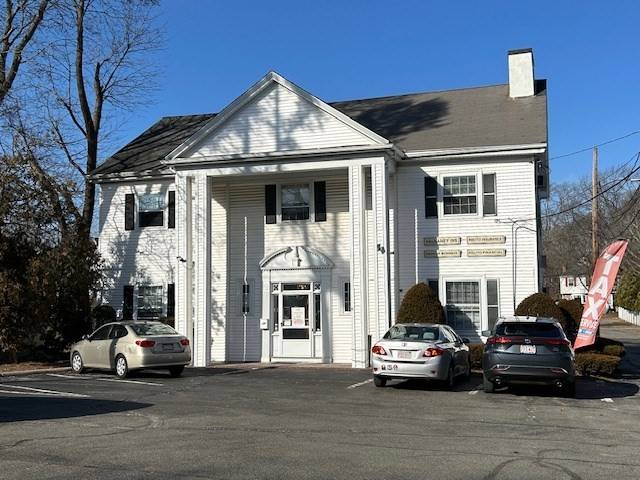 437 High St, Dedham, MA 02026