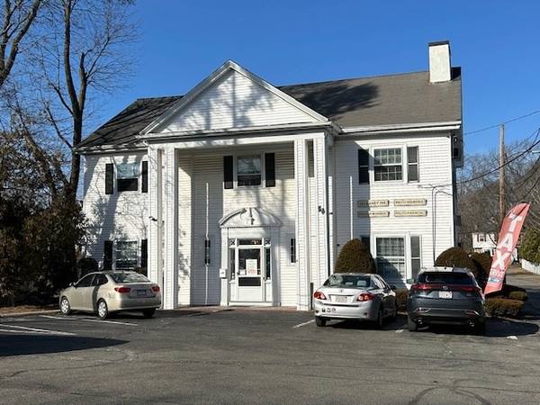 437 High St, Dedham, MA 02026