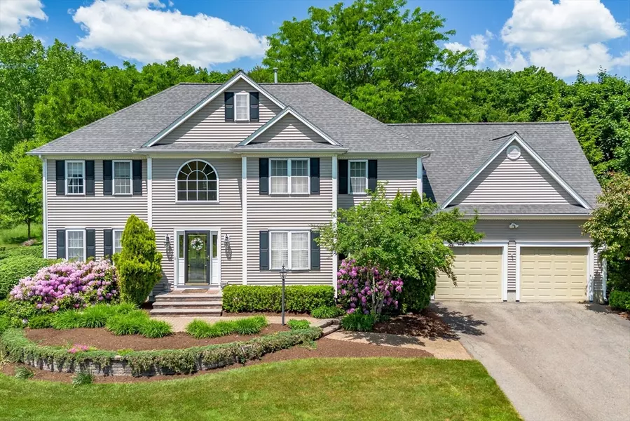 6 Lakeside Ter, Westford, MA 01886